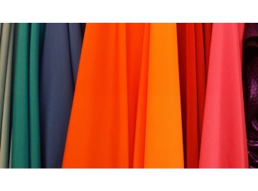 I colori dell’estate 2021: ecco quali colori devi indossare